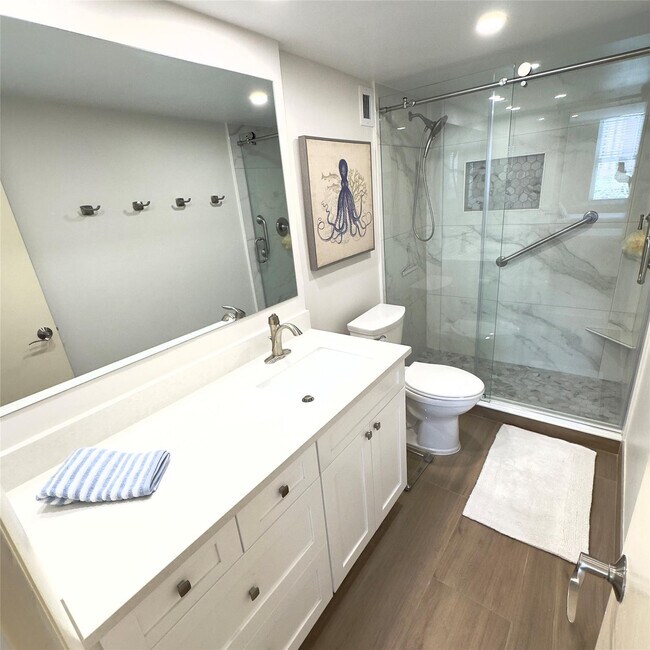 Building Photo - 1 Las Olas Cir