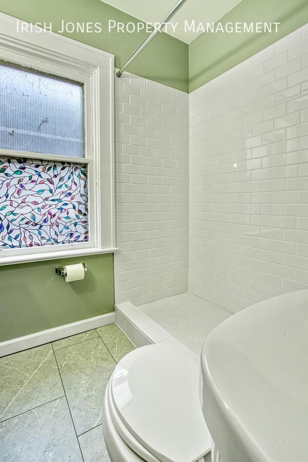 Building Photo - 62 Park St