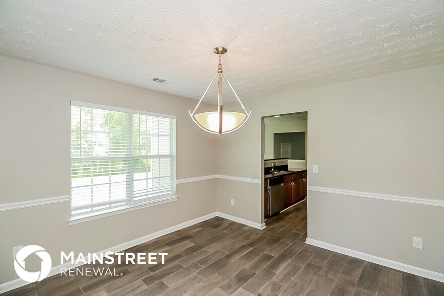 Building Photo - 4050 Castle Way Dr