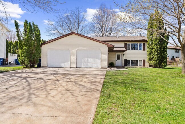 Building Photo - 1771 Alexandra Ct