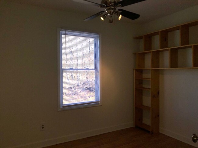 Building Photo - 142 Margo Ln