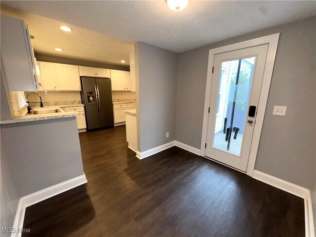 Building Photo - 5853 Melody Ln