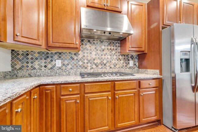 Building Photo - 2655 Glenriver Way