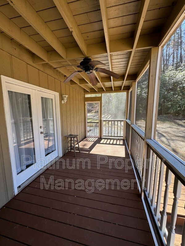 Building Photo - 971 Mountain Cove Rd