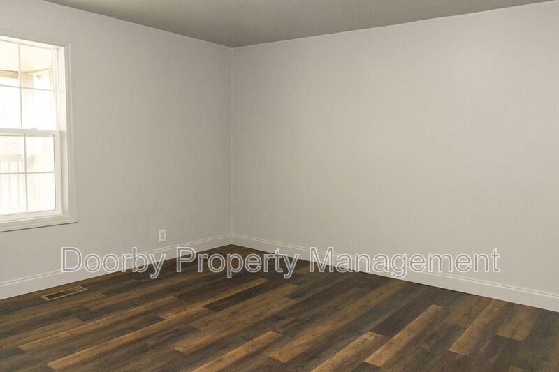 Building Photo - 512 Deck Dr