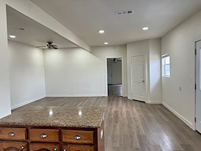 Building Photo - Great 3 Bdrm 2 Bath Home in Denton Tx