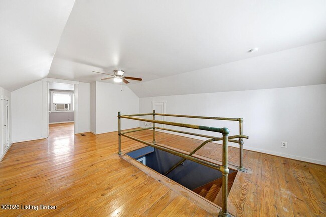 Building Photo - 1209 Valley Dr