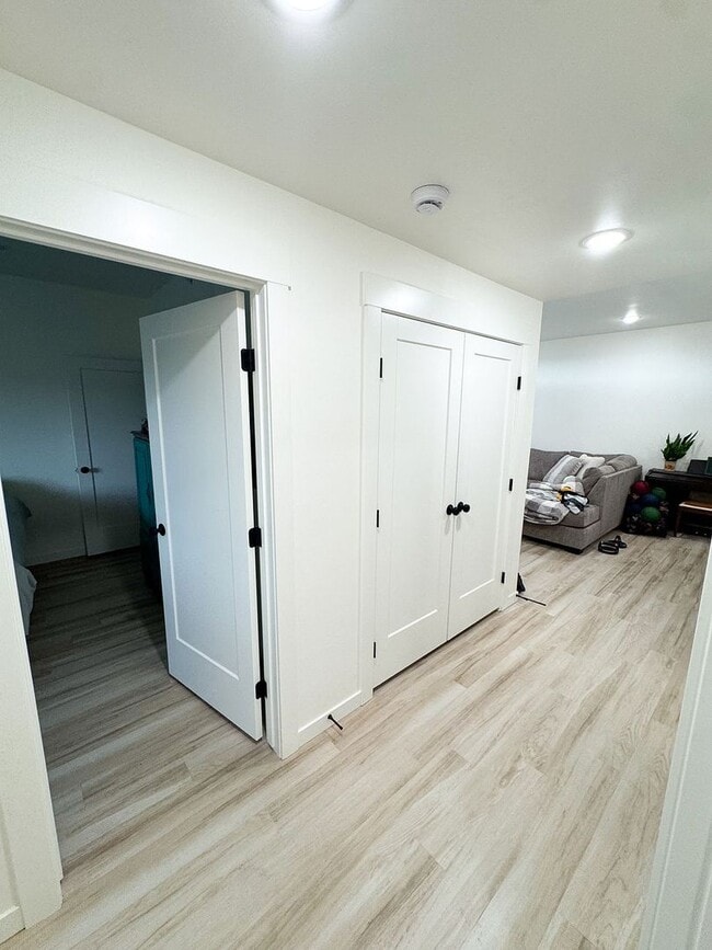 Building Photo - Beautiful Condo For Rent In Rexburg!
