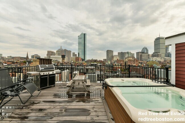 Building Photo - 214 Beacon St