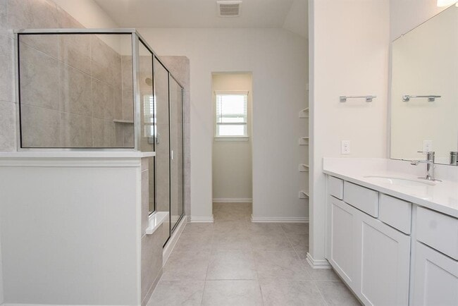 Building Photo - 27943 Western Crk Ct