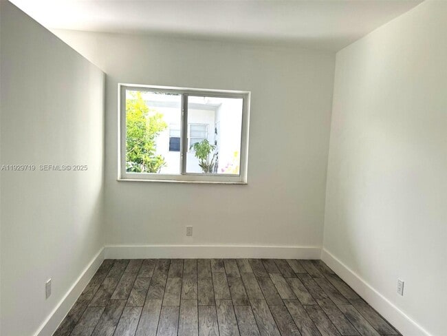 Building Photo - 3071 SW 27th Ln