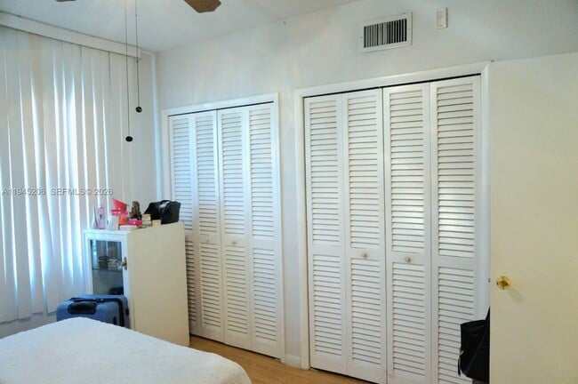 Building Photo - 1481 NE Miami Gardens Dr