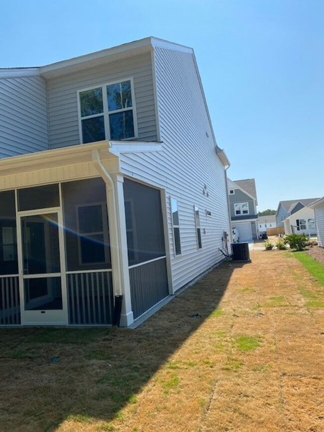 Building Photo - Brand new 3 bedroom 2.5 bath home in Leland