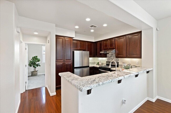 Building Photo - 501 Sugar Maple Ln