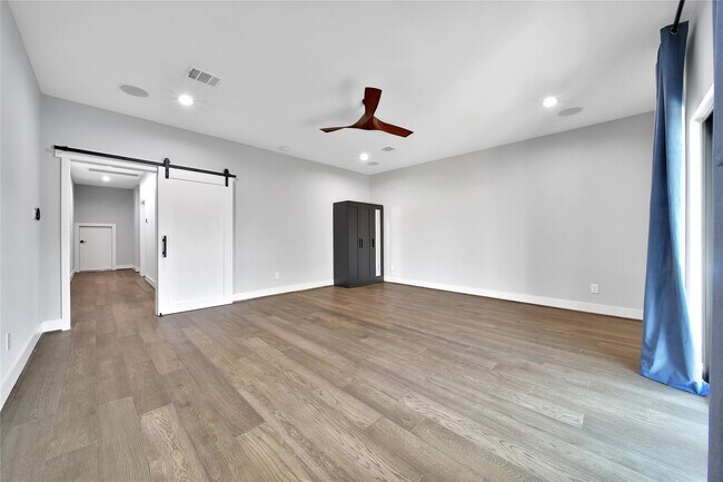 Building Photo - 1212 E 29th St