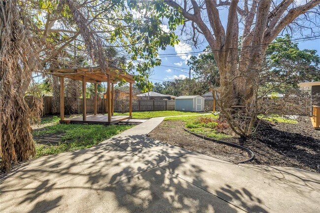 Building Photo - 412 Mira Vista Dr