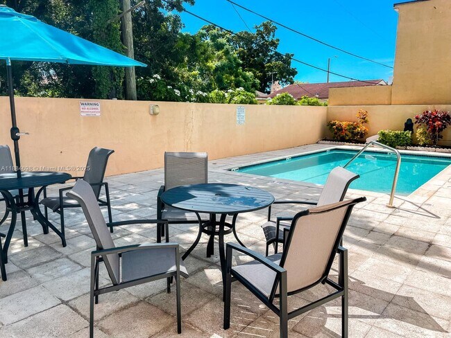 Building Photo - 2501 Douglas Rd