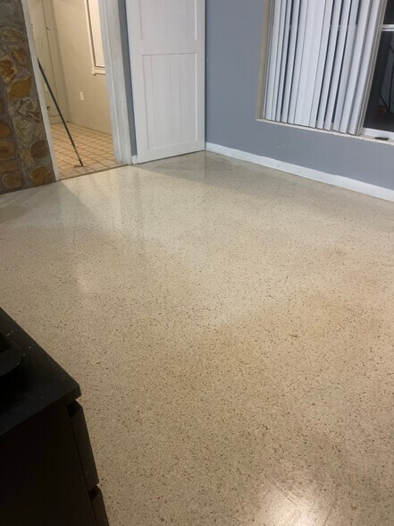 Building Photo - 2315 Coolidge Rd