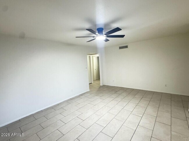 Building Photo - 4816 S Taylor Dr