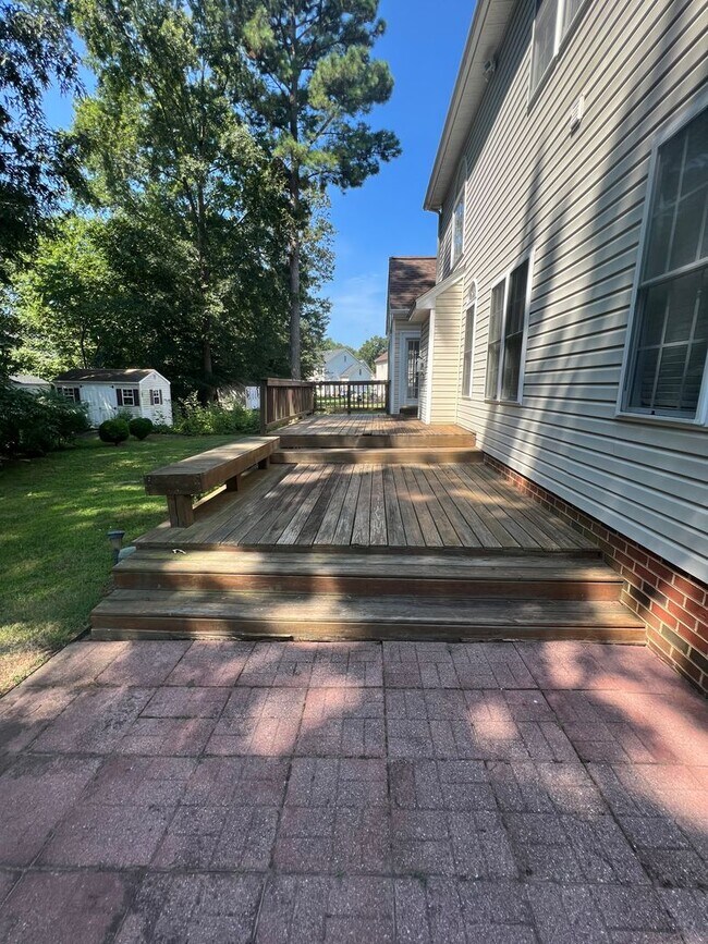 Building Photo - 11837 Club Ridge Dr