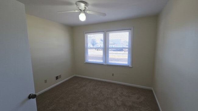 Building Photo - West Columbia