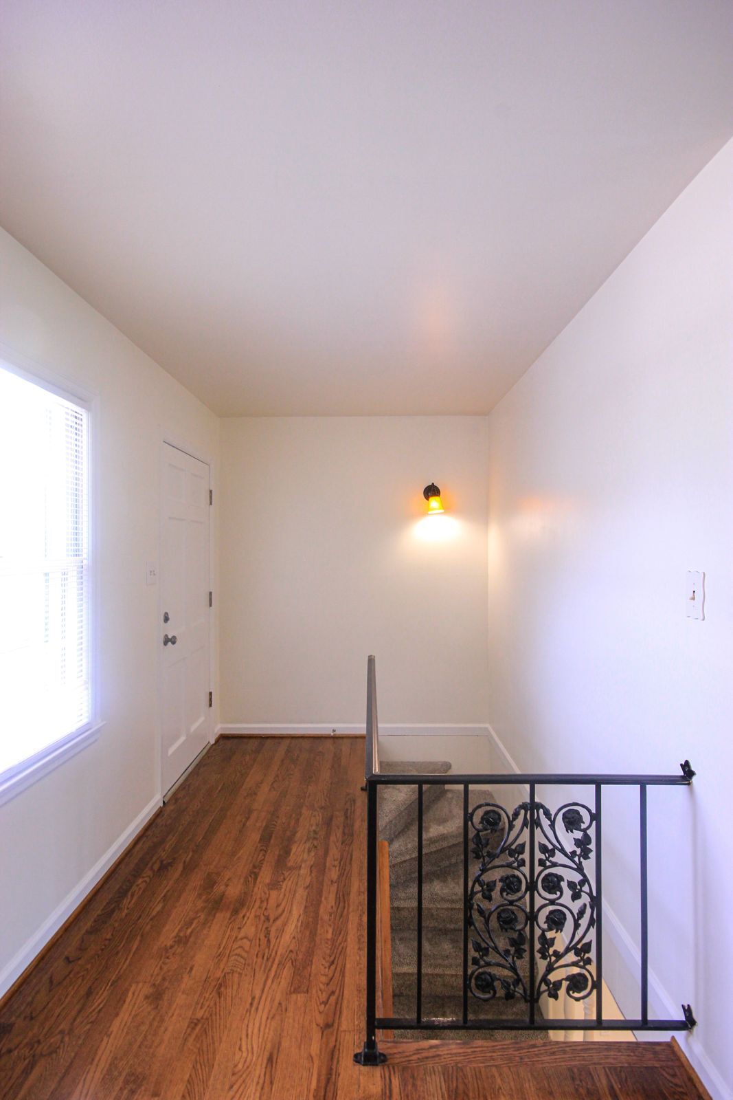 Entrance Hallway - 834 Raven Rd