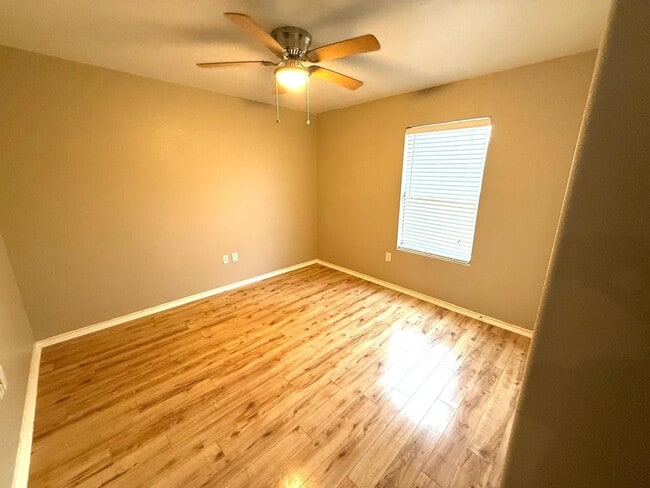 Building Photo - 9310 Albany Dr