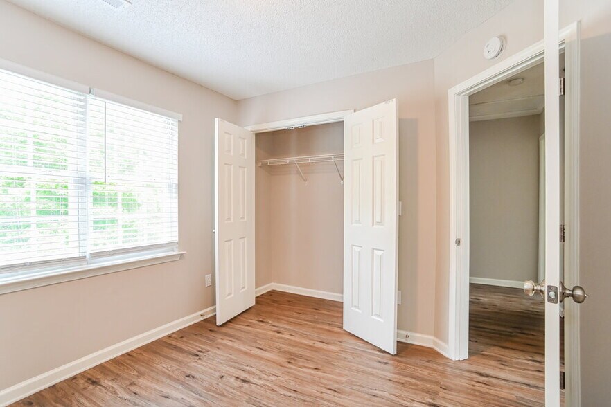 Building Photo - 12411 Cumberland Crest Dr