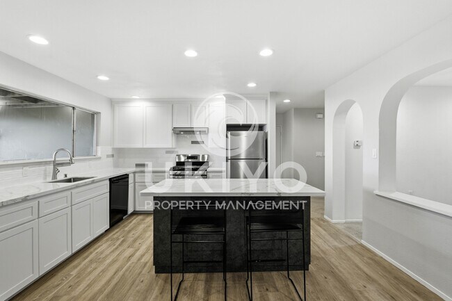 Building Photo - 6809 Colton Blvd
