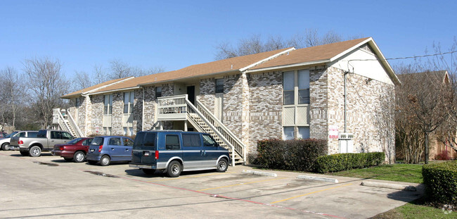 Building Photo - Mems Apartments