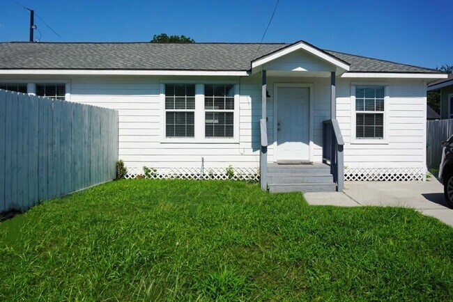 Primary Photo - 2610 Cochran St
