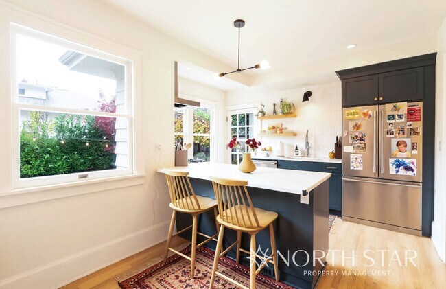 Building Photo - Classic Portland Home Heart of Irvington