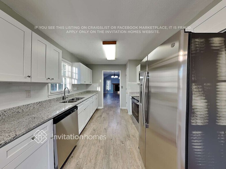 Building Photo - 450 Leigh Kay Dr