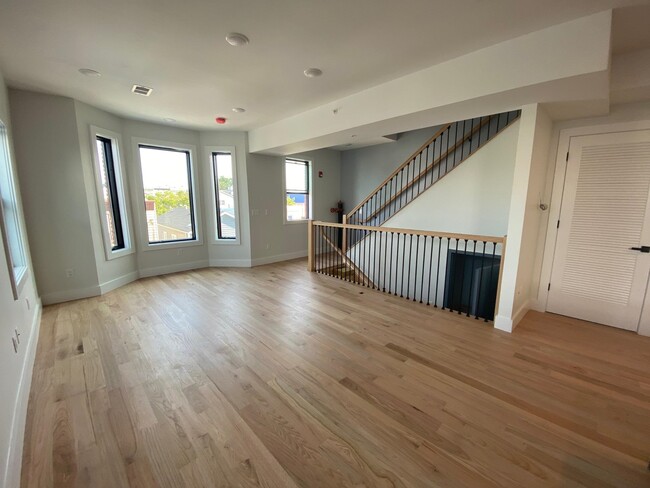 Building Photo - 41 Thorne St