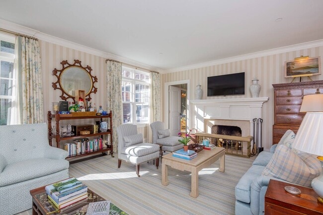 Building Photo - 63 Meadowmere Pl