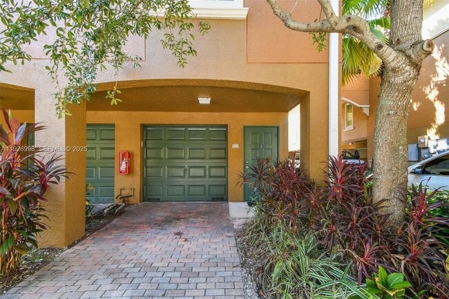 Building Photo - 2945 NE 185th St