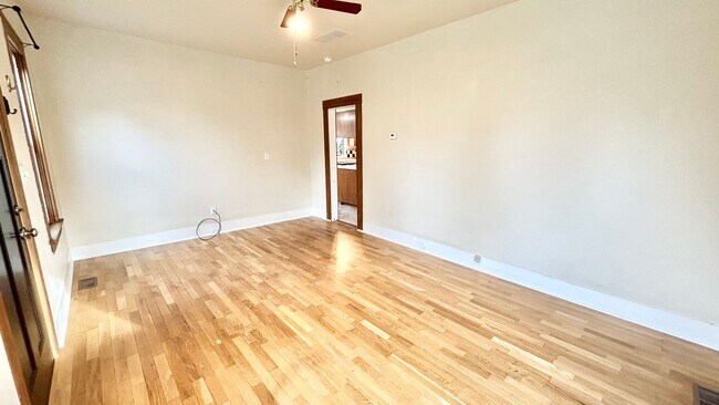 Building Photo - Character-Rich 1912 Home in North Portland – Spacious 2 Bed / 1 Bath