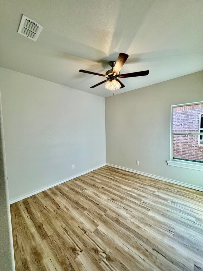 Building Photo - 4bed 2 bath - Frenship ISD