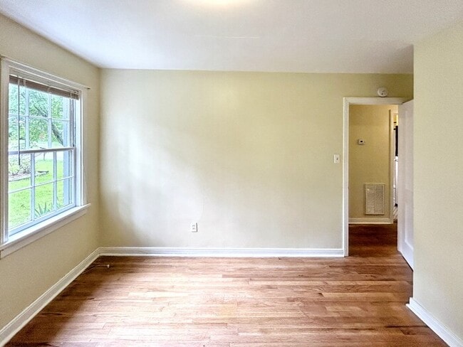 Building Photo - 1225 Blue Jay Ln