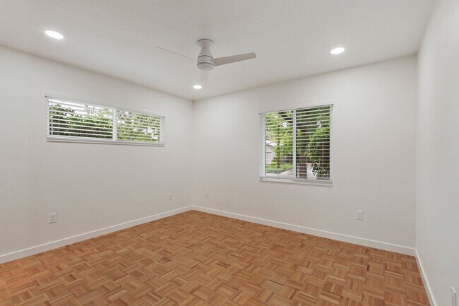 Building Photo - Central Davis 3/2 Mid Modern