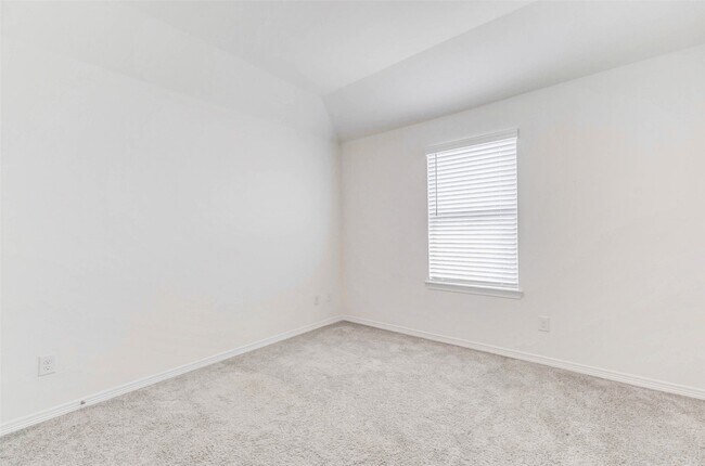 Building Photo - 30711 Thicket Ct