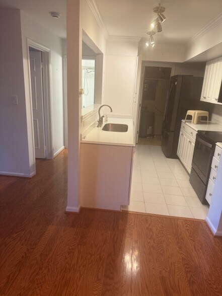 Building Photo - 13119 Shadyside Ln