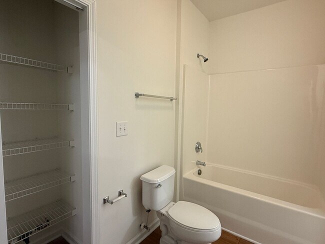 Building Photo - 7033 Somerset Springs Dr