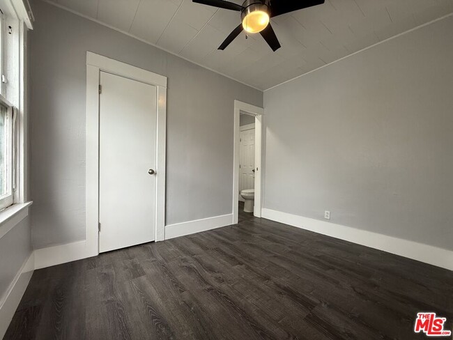 Building Photo - 1111 1/2 Orizaba Ave