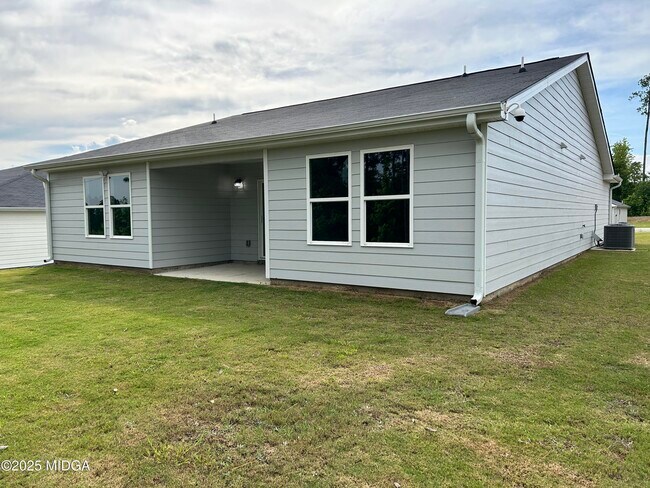 Building Photo - 272 Laurel Springs Dr