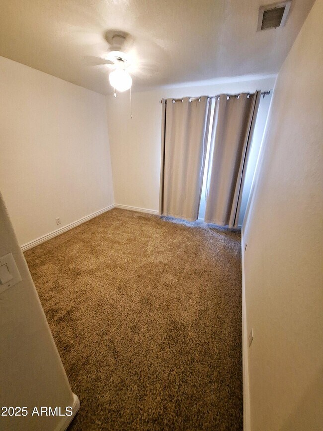 Building Photo - 8512 W Tuckey Ln