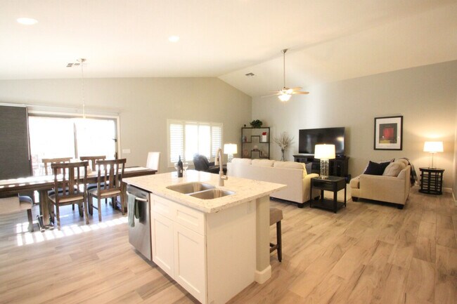 Building Photo - 34018 N Pate Pl