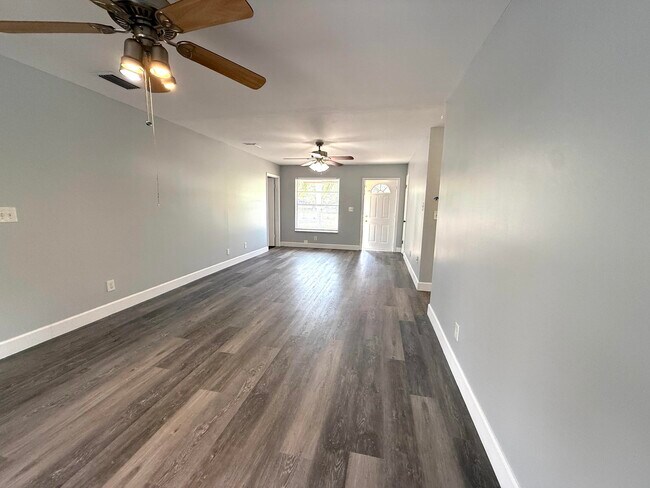 Building Photo - 16394 Pimlico Dr E