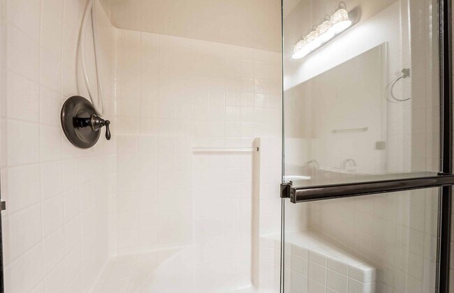 Building Photo - An eye-catching 2 Bedroom rental property ...
