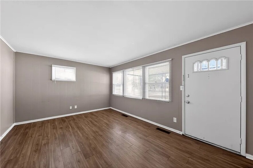 Building Photo - 4176 Mapleleaf Dr